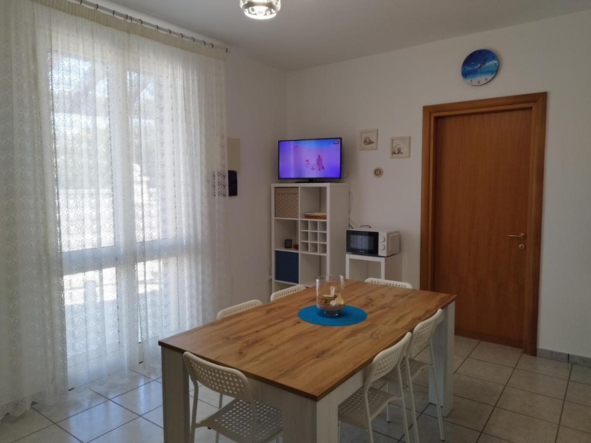 Casa Vacanze Il Sorriso Di Emi Torre Suda Eksteriør billede